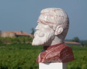 La sculpture de Jean Jaures en marbre à Caunes Minervois